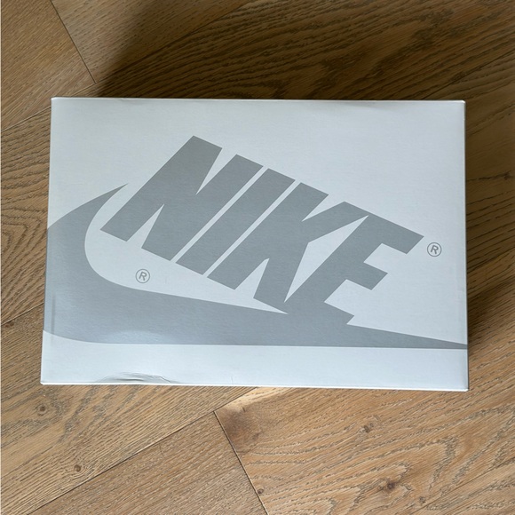 NWB Jordan 1 Retro High CO.JP Midnight Navy (2020) 11.5 - Picture 2 of 15